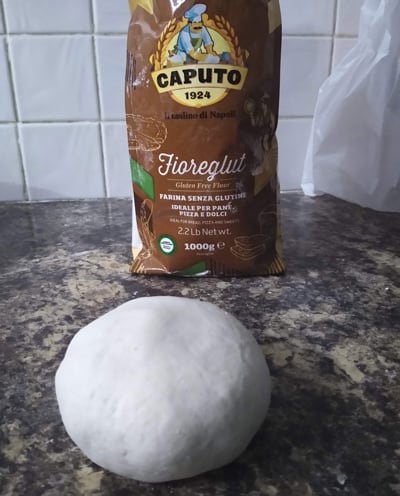 Buying a gluten free flour mix is a great tip for producing great gluten free pizza