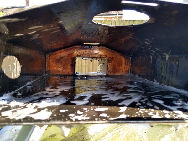 Cleaning ooni pizza oven