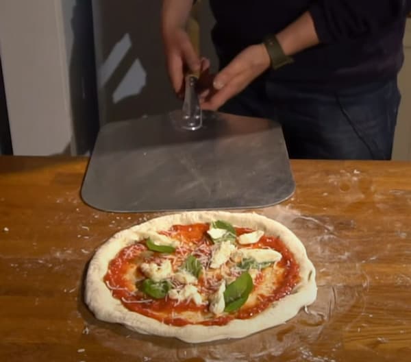 Loading pizza peel