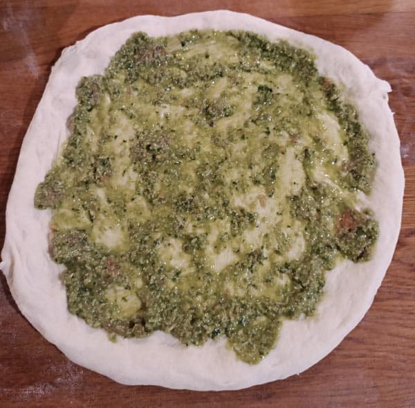Pesto base for pizza