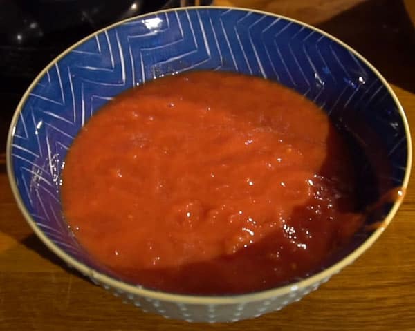 Neapolitan tomato sauce