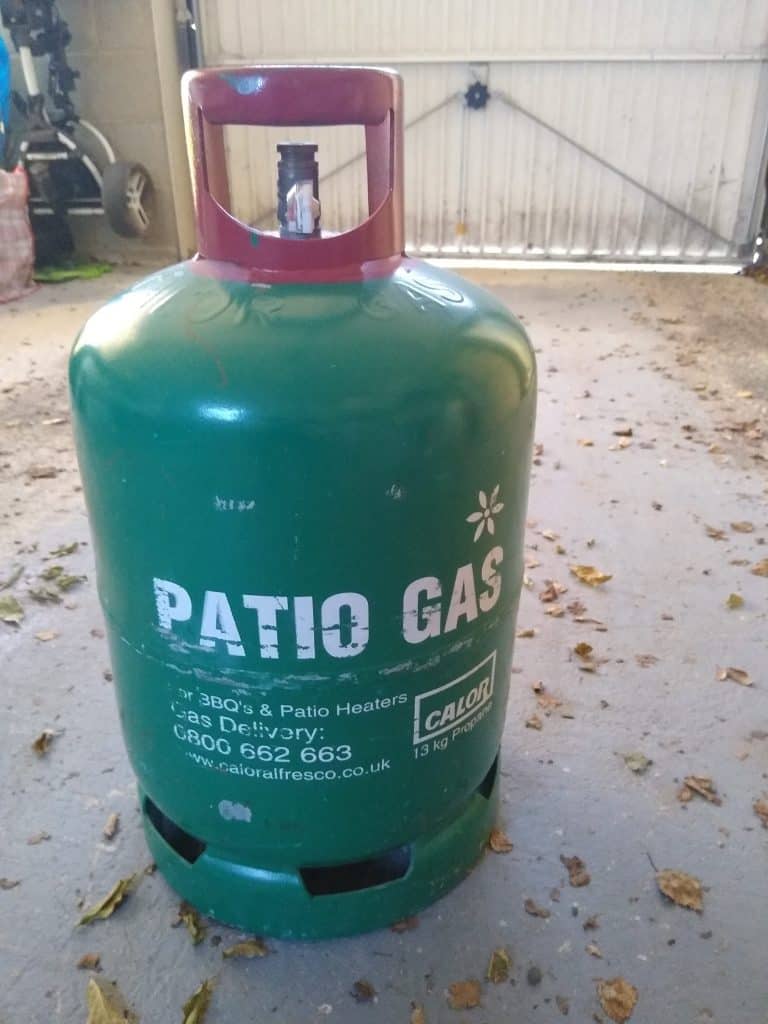 Gas cylinder for pizza oven