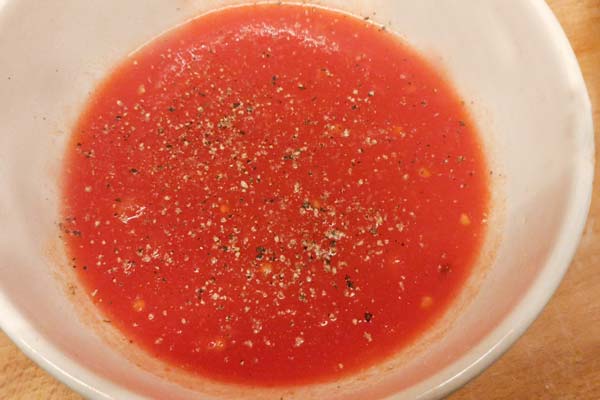 Seasoning New York pizza sauce